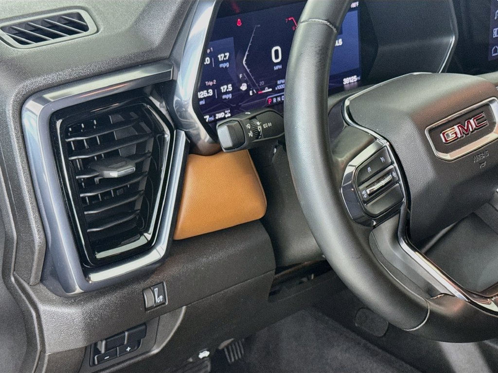 Used 2024 GMC Canyon AT4 AWD/4WD image 11