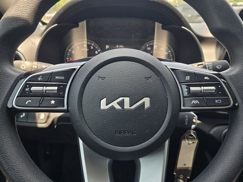 Used 2024 Kia Forte LXS w/ LXS Technology Package FWD image 24