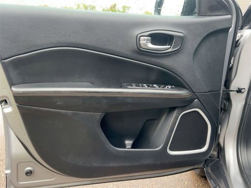 Used 2019 Jeep Compass Limited image 20