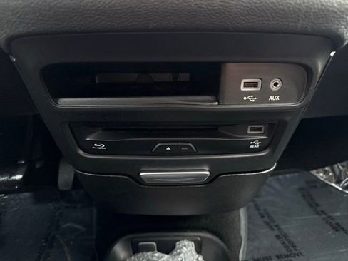 Used 2019 Chrysler Pacifica Limited w/ Advanced Safetytec Group image 23