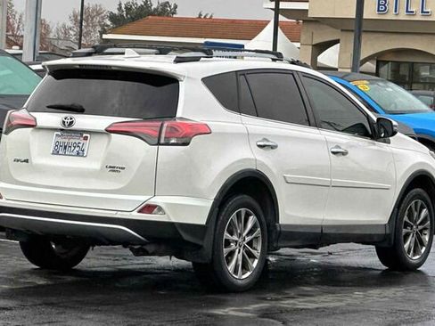 Used 2018 Toyota RAV4 Limited image 3