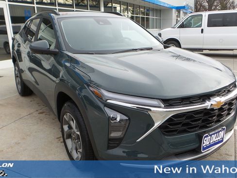 New 2026 Chevrolet Trax LT w/ Driver Confidence Package image 7