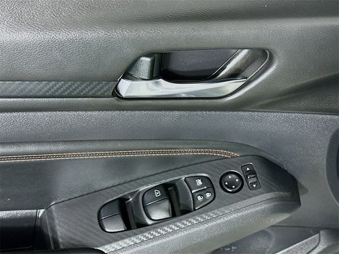 Used 2019 Nissan Altima 2.5 SR w/ SR Premium Package image 24