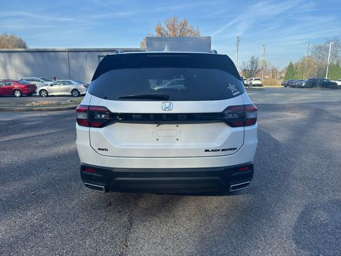 Used 2025 Honda Pilot Black Edition image 5