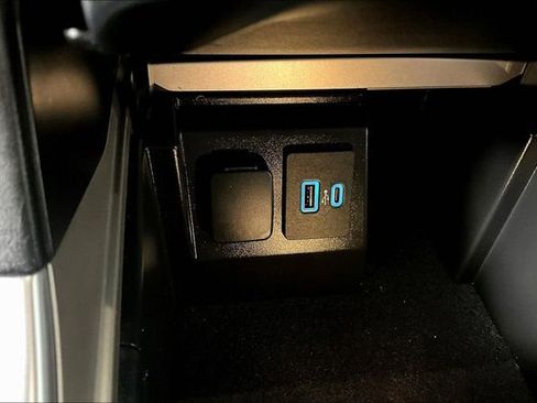 Used 2023 Ford Explorer XLT w/ Equipment Group 202A image 33