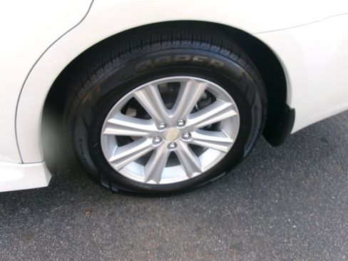 Used 2011 Subaru Legacy 2.5i Premium image 41