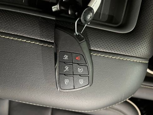 Certified 2024 GMC Yukon XL SLT AWD/4WD image 30