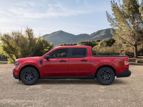 New 2026 Ford Maverick XLT w/ XLT Luxury Package image 3