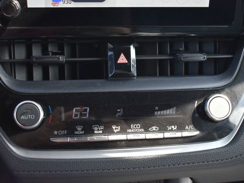 Used 2023 Toyota Corolla Cross AWD Hybrid w/ Moonroof Package image 27