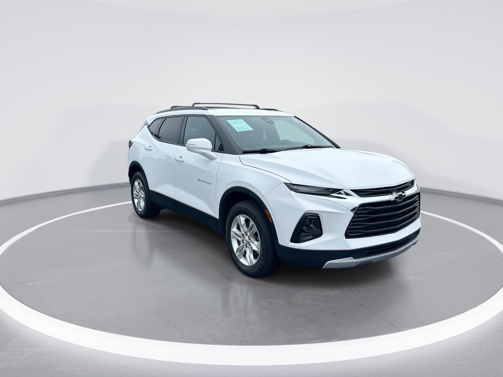 Used 2021 Chevrolet Blazer LT FWD image 2
