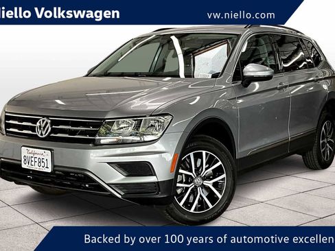 Used 2021 Volkswagen Tiguan SE image 1