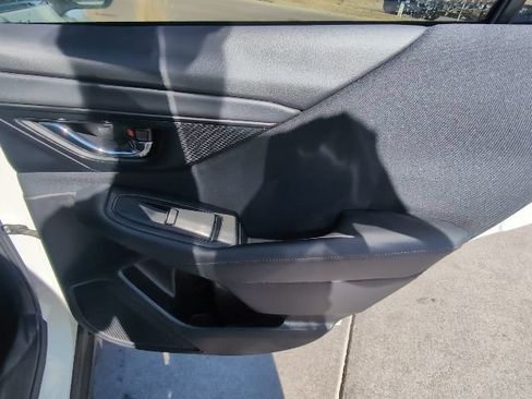 Used 2025 Subaru Outback Premium AWD/4WD image 29