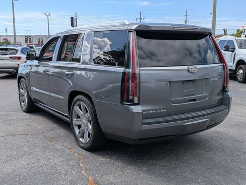Used 2019 Cadillac Escalade Premium Luxury image 8