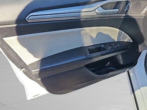 Used 2018 Ford Fusion S image 18