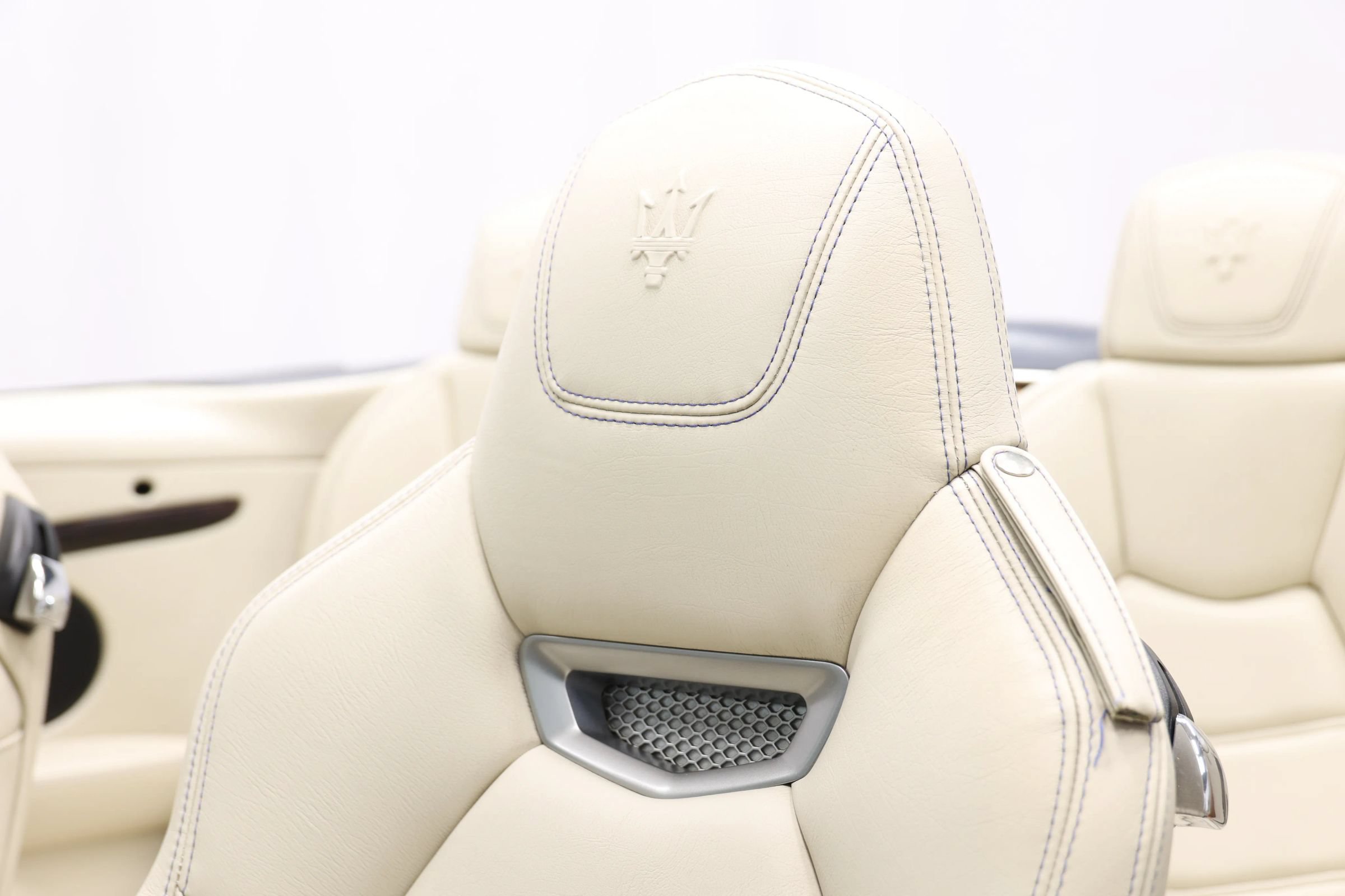 Used 2018 Maserati GranTurismo Sport RWD image 19