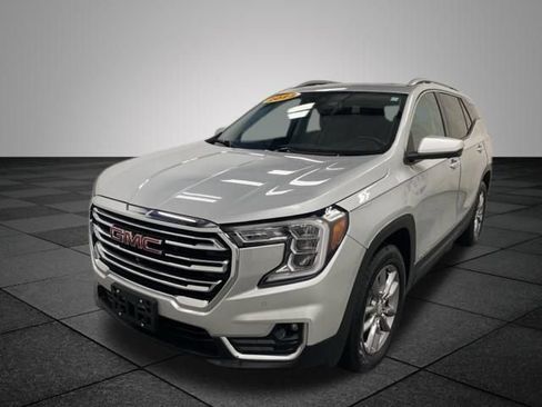 Used 2022 GMC Terrain SLT w/ Infotainment Package II AWD/4WD image 3