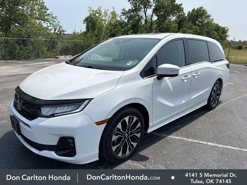 Used 2025 Honda Odyssey Elite image 3