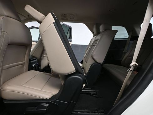 Used 2022 Ford Explorer XLT AWD/4WD image 41