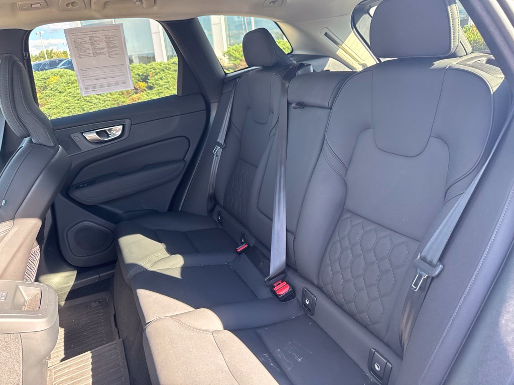 Used 2026 Volvo XC60 B5 Plus AWD/4WD image 23
