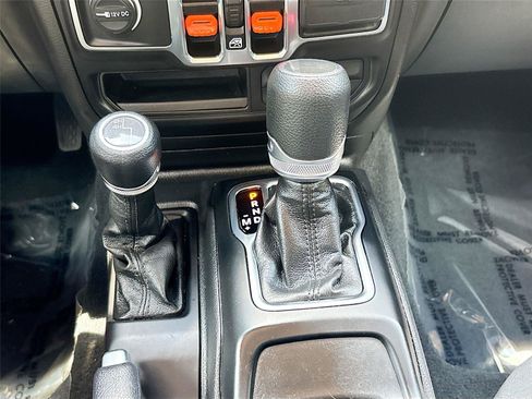 Used 2023 Jeep Wrangler Sport AWD/4WD image 16