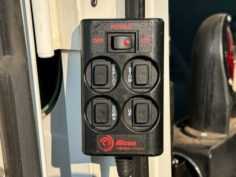 Used 2011 Ford E-350 and Econoline 350 Extended Super Duty w/ PWR Group RWD image 7