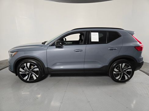 Used 2023 Volvo XC40 B5 Ultimate w/ Climate Package image 7