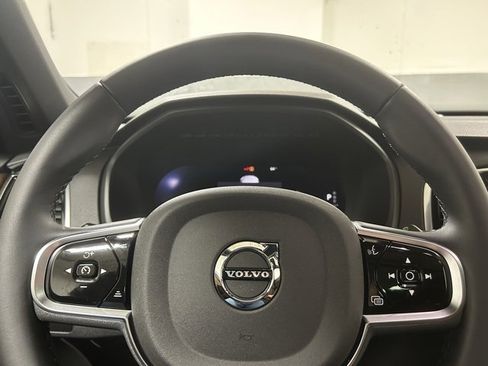 Used 2024 Volvo XC90 B5 Plus image 16