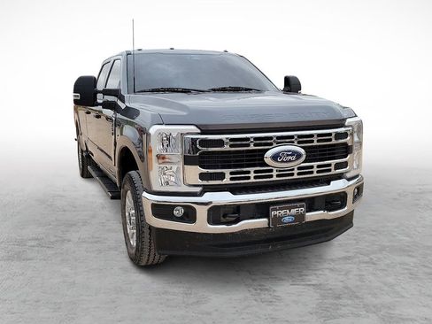 Used 2024 Ford F250 XLT image 2