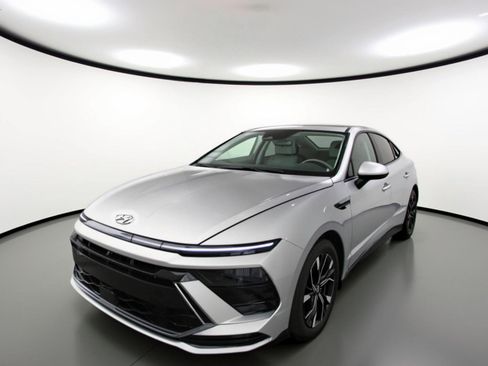 Used 2025 Hyundai Sonata SEL FWD image 3