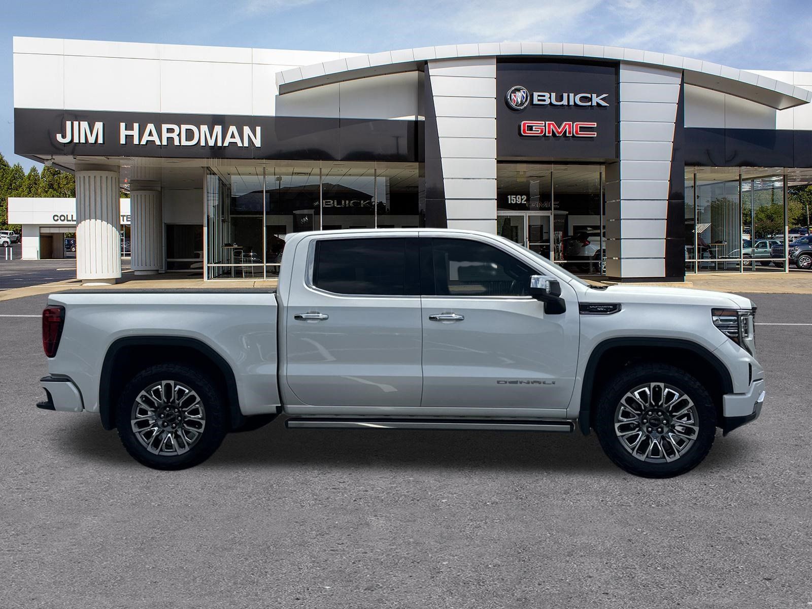 Used 2023 GMC Sierra 1500 Denali Ultimate AWD/4WD image 8