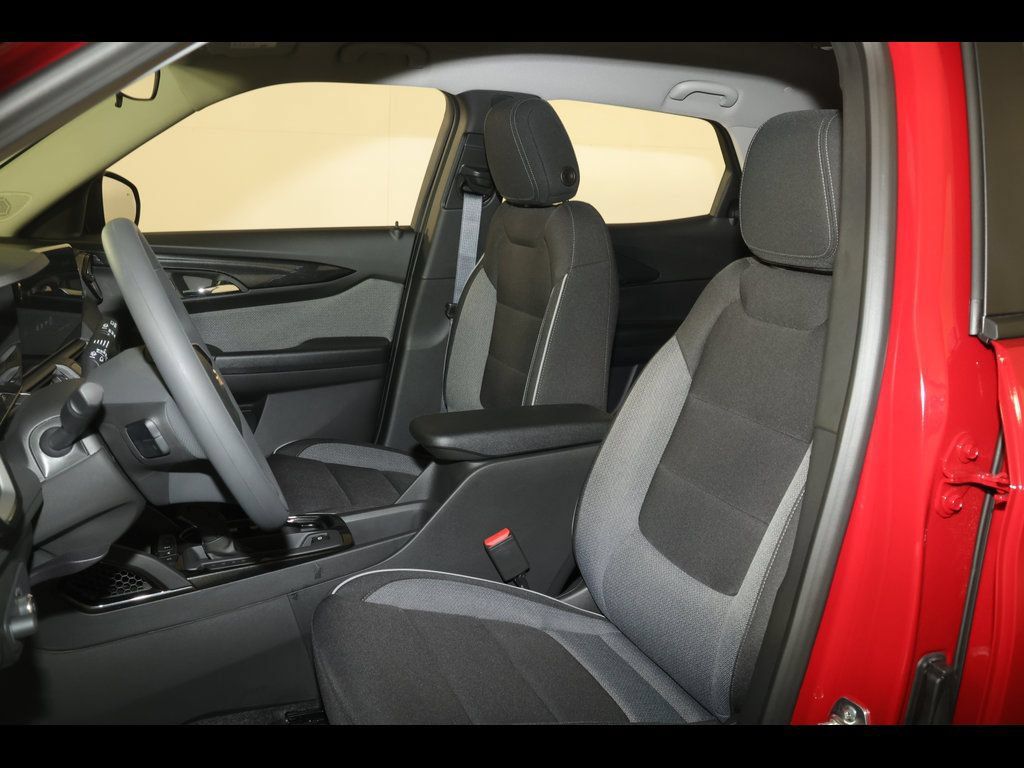 New 2026 Chevrolet TrailBlazer LS w/ LS Convenience Package AWD/4WD image 14