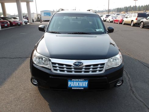 Used 2012 Subaru Forester 2.5X Limited AWD/4WD image 8