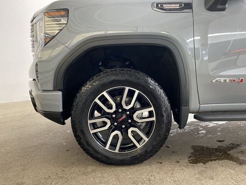 Used 2025 GMC Sierra 1500 AT4 w/ AT4 Premium Package image 11