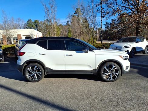 Used 2020 Volvo XC40 T4 R-Design w/ Protection Package Premier image 2