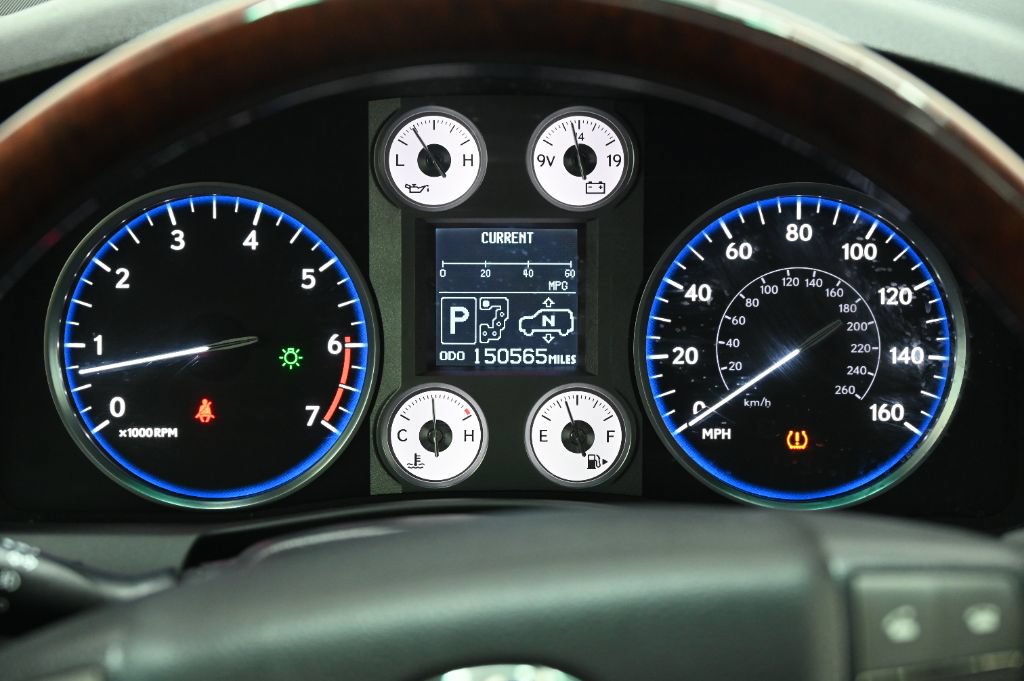 Used 2011 Lexus LX 570 4WD w/ Luxury Pkg image 26
