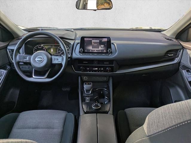 Used 2023 Nissan Rogue SV AWD/4WD image 16