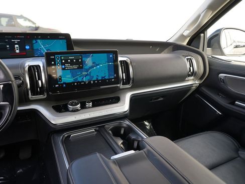 Used 2025 Ford Expedition Max Platinum AWD/4WD image 21