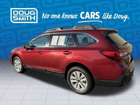 Used 2018 Subaru Outback 2.5i image 2