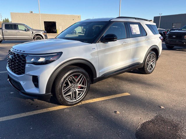 Used 2026 Ford Explorer ST-Line w/ ST-Line Street Pack AWD/4WD image 18