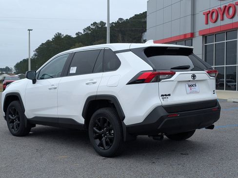 New 2025 Toyota RAV4 LE image 3