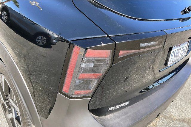 Certified 2025 Nissan Kicks SV FWD image 28