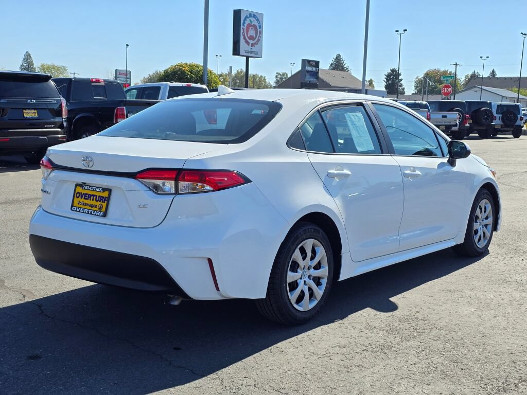 Used 2025 Toyota Corolla LE FWD image 6