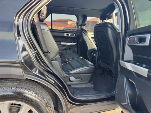 Used 2020 Ford Explorer XLT w/ Equipment Group 202A image 15