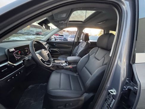 New 2025 Kia Telluride S image 4