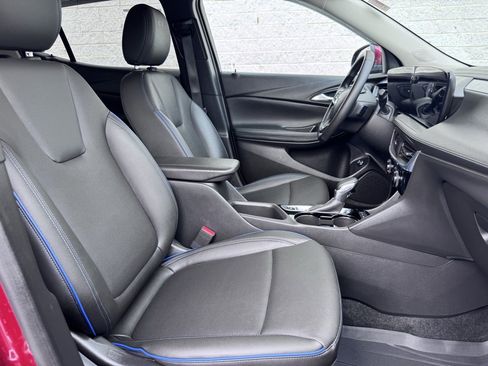 Used 2025 Buick Encore GX Sport Touring image 17