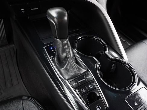 Used 2019 Toyota Camry SE image 18