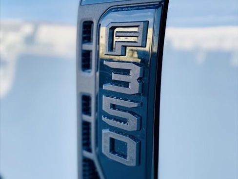 New 2026 Ford F350 Platinum image 9