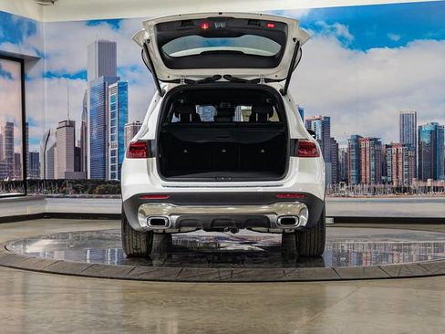 Used 2026 Mercedes-Benz GLB 250 4MATIC image 12