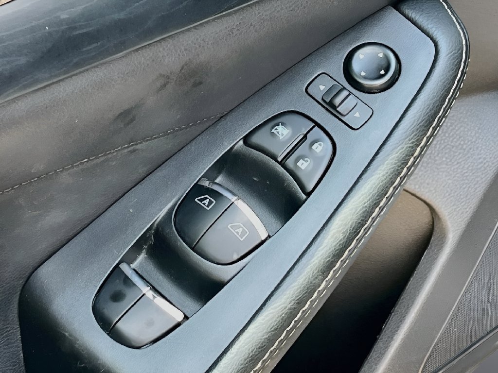 Used 2021 Nissan Maxima Platinum w/ Sport Mat Group FWD image 18