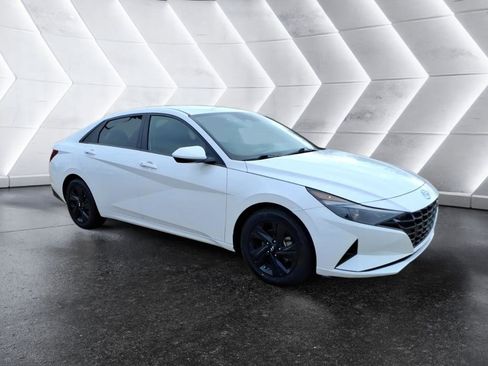 Used 2023 Hyundai Elantra SEL image 7